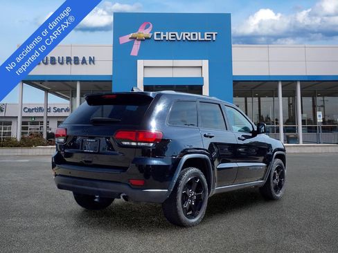 Used 2018 Jeep Grand Cherokee Laredo AWD/4WD image 4