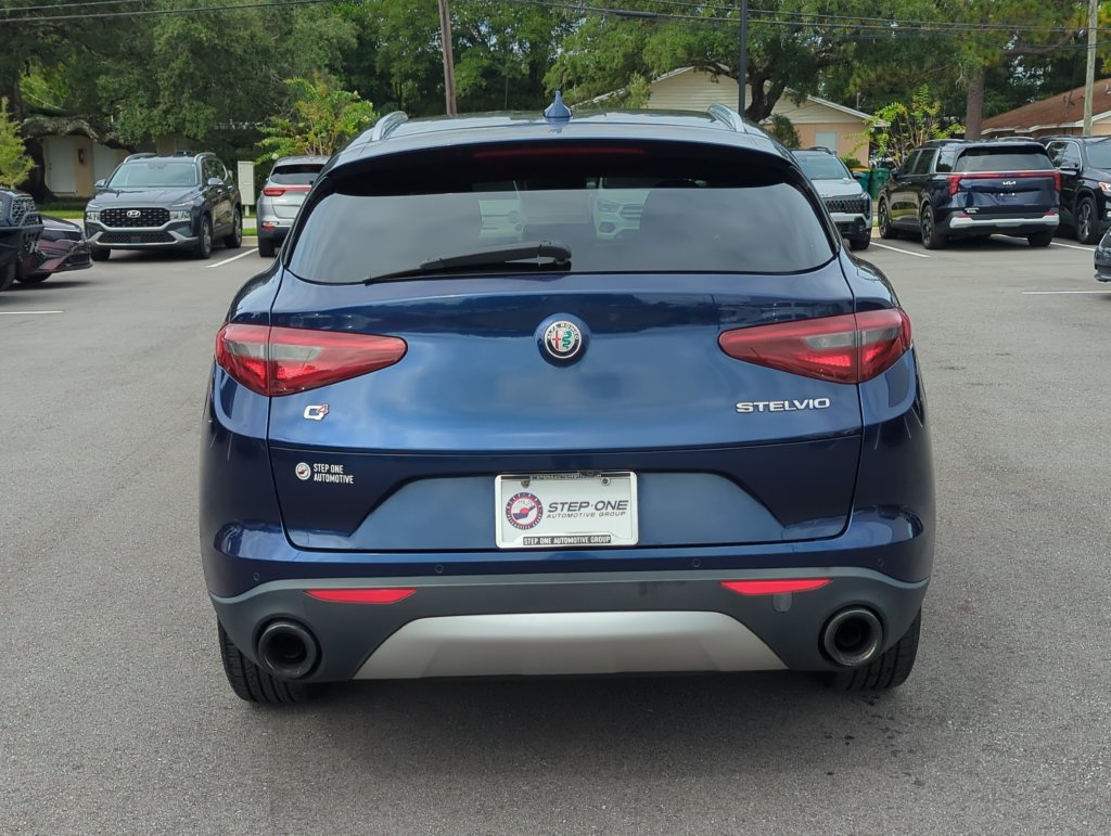 Used 2018 Alfa Romeo Stelvio Ti AWD/4WD image 6
