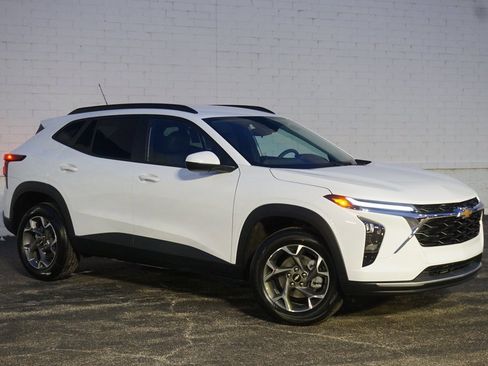 New 2026 Chevrolet Trax LT image 3