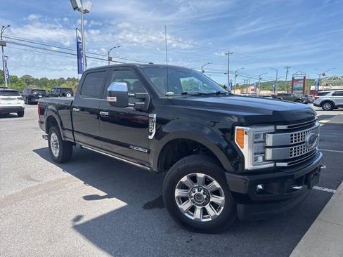 Used 2018 Ford F250 Platinum w/ Platinum Ultimate Package image 4