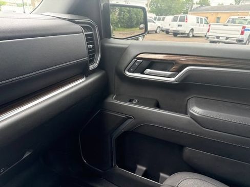 Used 2025 Chevrolet Silverado 1500 LT AWD/4WD image 31