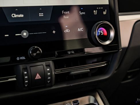 Used 2025 Lexus GX 550 w/ Accessory Package (Z1) image 72