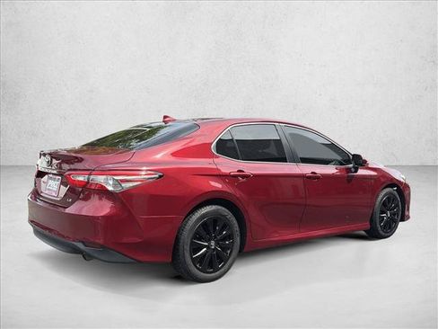 Used 2019 Toyota Camry LE FWD image 5