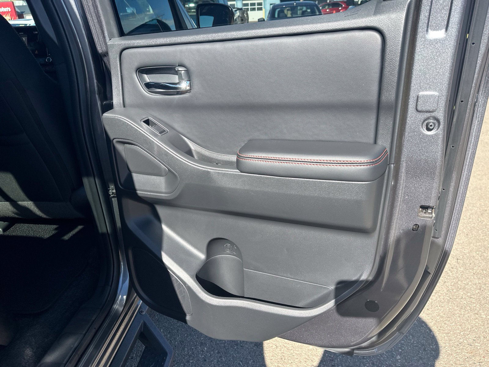 Used 2025 Nissan Frontier PRO-4X AWD/4WD image 27
