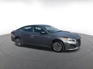 Used 2025 Nissan Altima 2.5 SV video 2