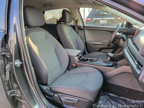 Used 2025 Kia K4 LXS image 28