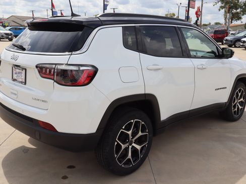 Used 2025 Jeep Compass Limited AWD/4WD image 5