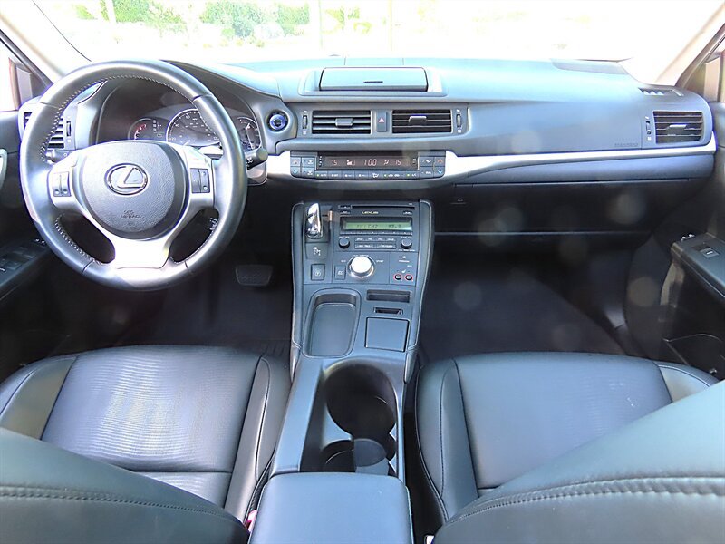 Used 2012 Lexus CT 200h Premium FWD image 12