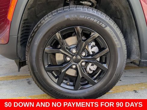 Used 2025 Jeep Grand Cherokee Altitude AWD/4WD image 31