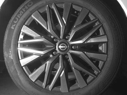 Used 2025 Nissan Altima 2.5 SV FWD image 18