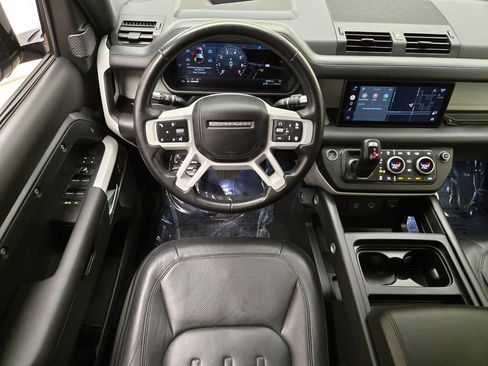 Used 2020 Land Rover Defender 110 First Edition image 22