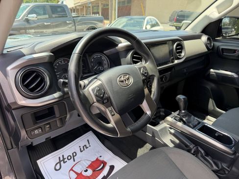 Used 2017 Toyota Tacoma SR5 w/ Tow Package AWD/4WD image 11