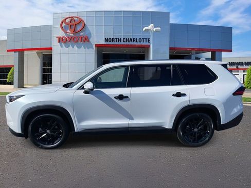 Used 2025 Toyota Grand Highlander AWD image 7