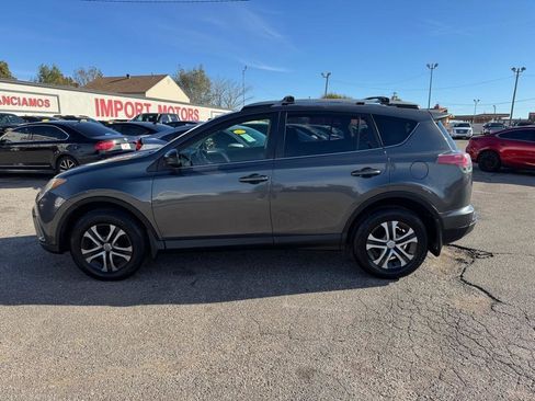Used 2018 Toyota RAV4 LE w/ All Weather Liner Package FWD image 5