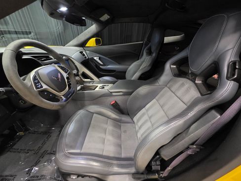Used 2016 Chevrolet Corvette Z06 w/ 3LZ Preferred Equipment Group image 18