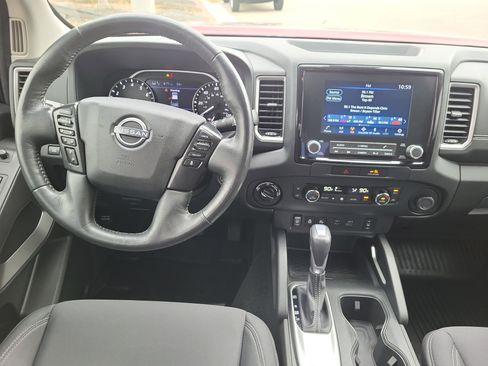 Used 2022 Nissan Frontier SV image 9