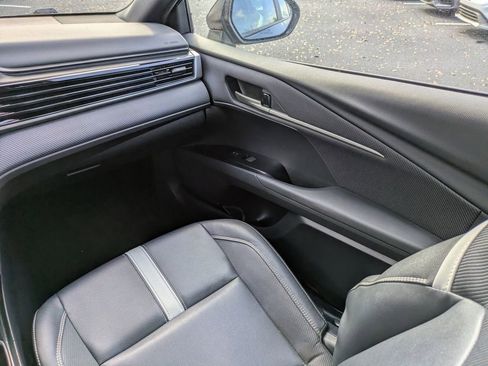 Used 2025 Toyota Camry SE image 15