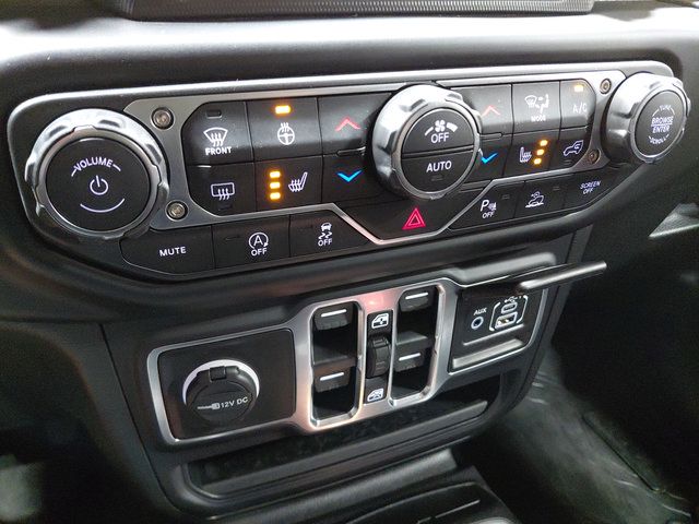 Used 2020 Jeep Gladiator Overland w/ Dual Top Group AWD/4WD image 31