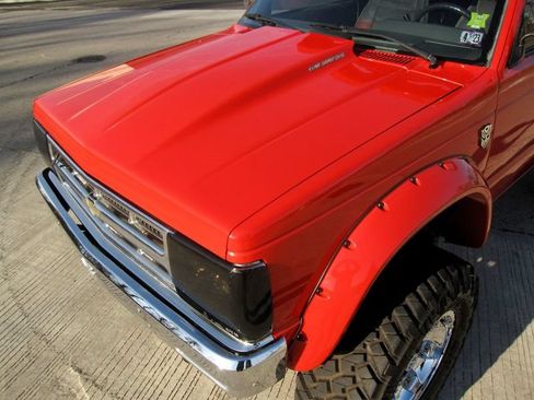 Used 1991 Chevrolet S10 Pickup 4WD 2-Door image 6
