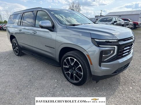 Used 2025 Chevrolet Suburban RST w/ Comfort Package image 7