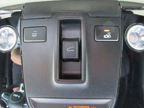 Used 2025 Kia Sportage SX FWD image 31