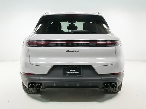 Certified 2024 Porsche Cayenne AWD/4WD image 11
