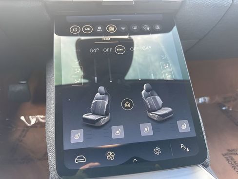 Used 2024 Lucid Air Touring image 19