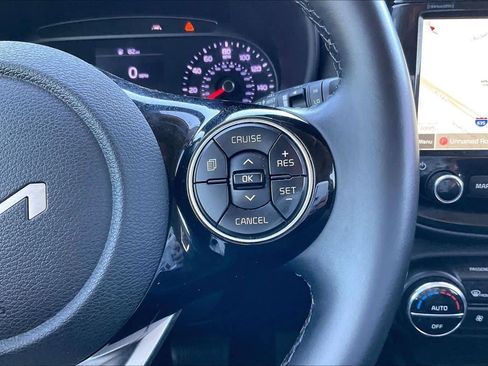 Used 2022 Kia Soul EX image 25