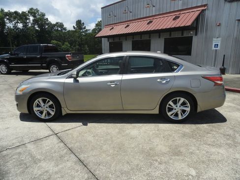 Used 2015 Nissan Altima 2.5 SL w/ Technology Package FWD image 3