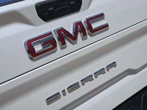 Used 2025 GMC Sierra 2500 SLT w/ SLT Convenience Package AWD/4WD image 33