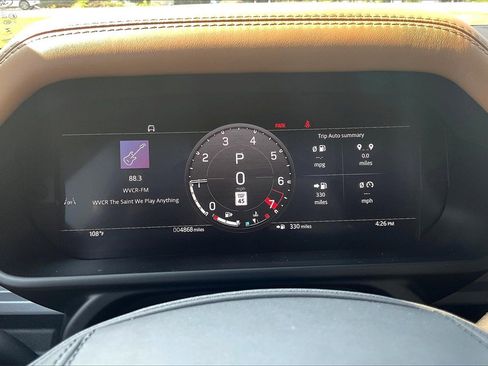 Used 2025 Land Rover Defender 110 V8 image 13