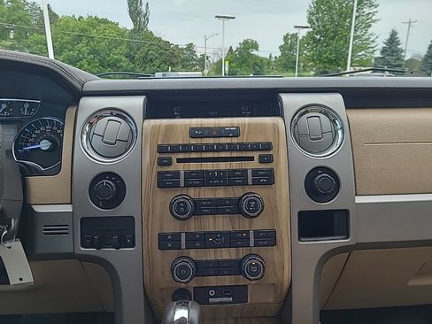 Used 2011 Ford F150 Lariat w/ Lariat Chrome Pkg AWD/4WD image 22
