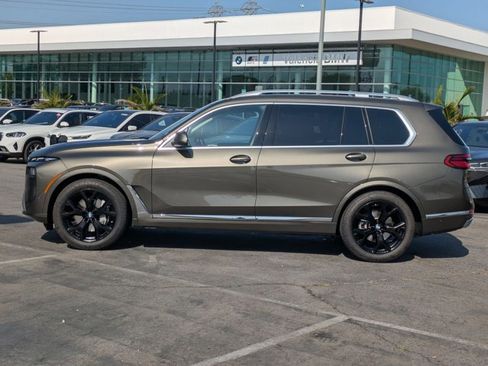 Used 2026 BMW X7 xDrive40i AWD/4WD image 9