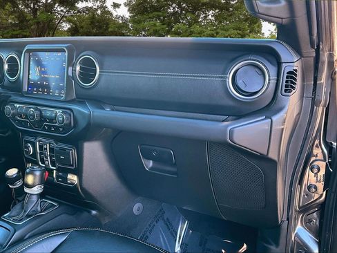 Used 2021 Jeep Wrangler Unlimited Sahara w/ Dual Top Group image 28