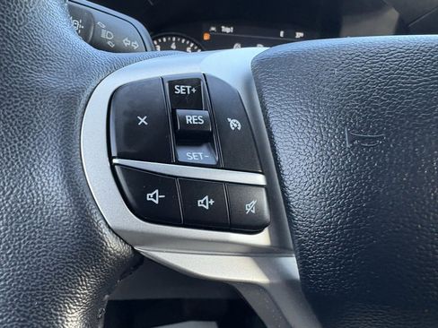 Used 2023 Ford Explorer XLT image 53