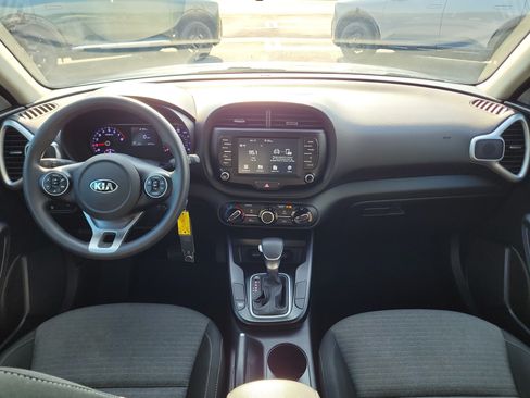 Used 2020 Kia Soul S FWD image 17