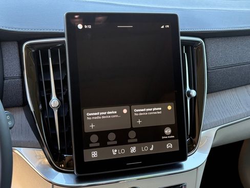 New 2026 Volvo XC90 B6 Ultra w/ Protection Package Premier image 12