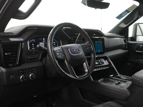 Used 2024 GMC Sierra 2500 AT4 w/ AT4 Premium Plus Package AWD/4WD image 18