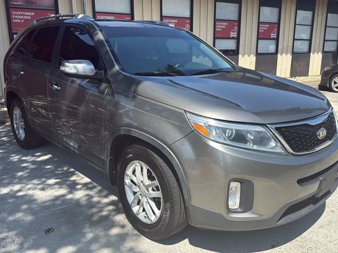 Used 2014 Kia Sorento LX FWD image 3