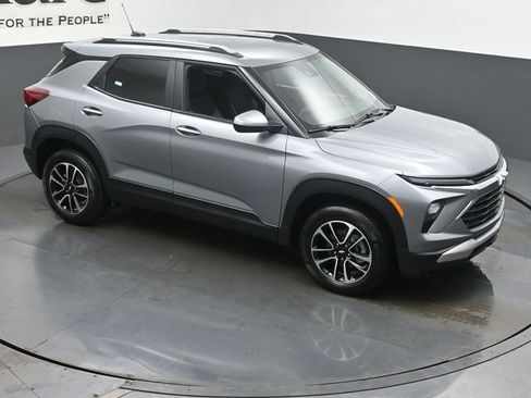 New 2026 Chevrolet TrailBlazer LT w/ Convenience Package AWD/4WD image 16