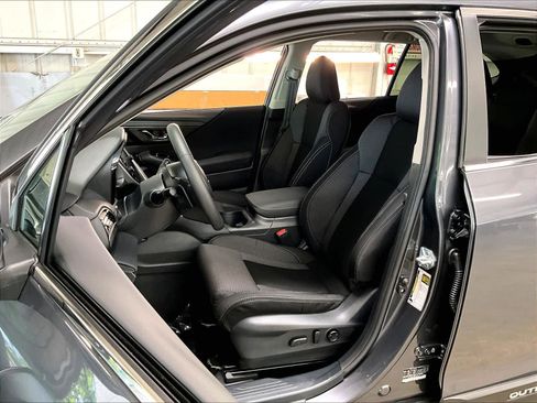 Used 2025 Subaru Outback Premium image 26