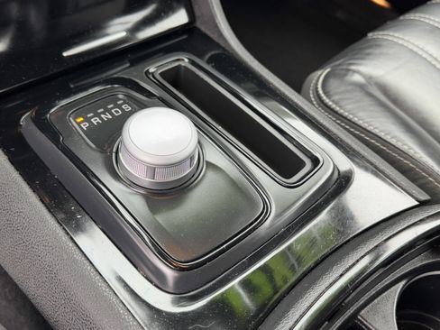 Certified 2021 Chrysler 300 S image 28