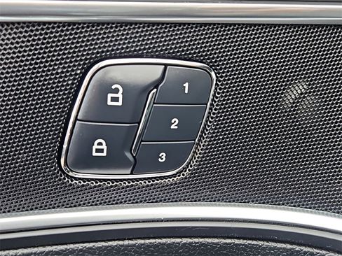 Used 2018 Ford Explorer Limited image 18