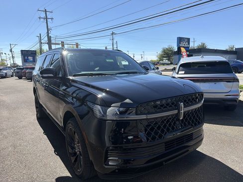 New 2026 Lincoln Navigator L Reserve AWD/4WD image 4
