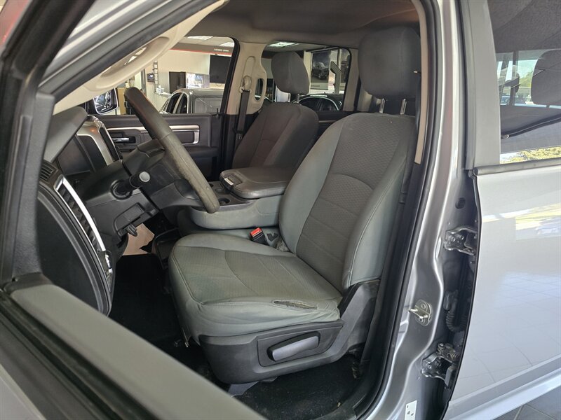 Used 2020 RAM 1500 Classic SLT AWD/4WD image 9