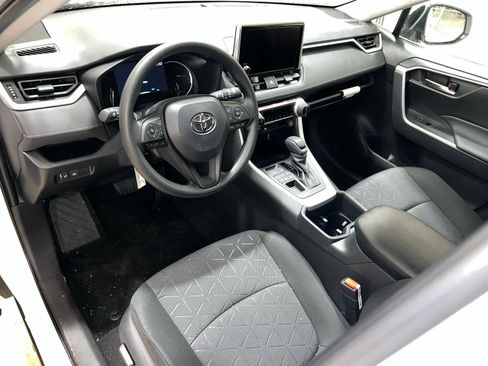 New 2025 Toyota RAV4 XLE image 12