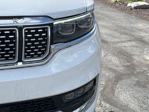 Used 2022 Jeep Grand Wagoneer Series I AWD/4WD image 16