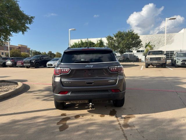 Used 2019 Jeep Compass Latitude w/ Popular Equipment Group AWD/4WD image 6