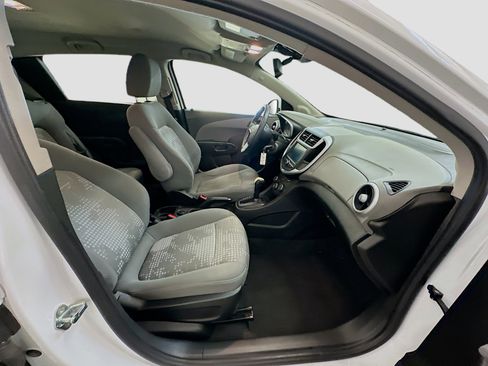 Used 2017 Chevrolet Sonic LT FWD image 31