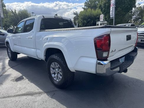 Used 2019 Toyota Tacoma SR5 AWD/4WD image 3